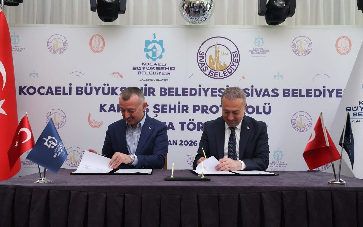 Büyükakın İmzaladı: Kocaeli İle Sivas  Kardeş Oldu