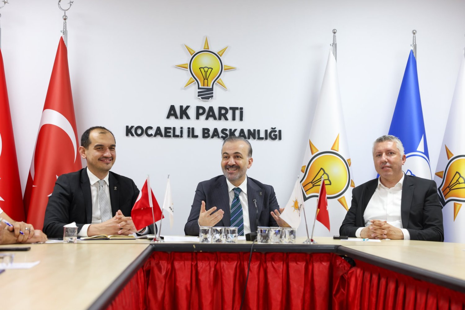 Talus İlçe Başkanlarını Topladı